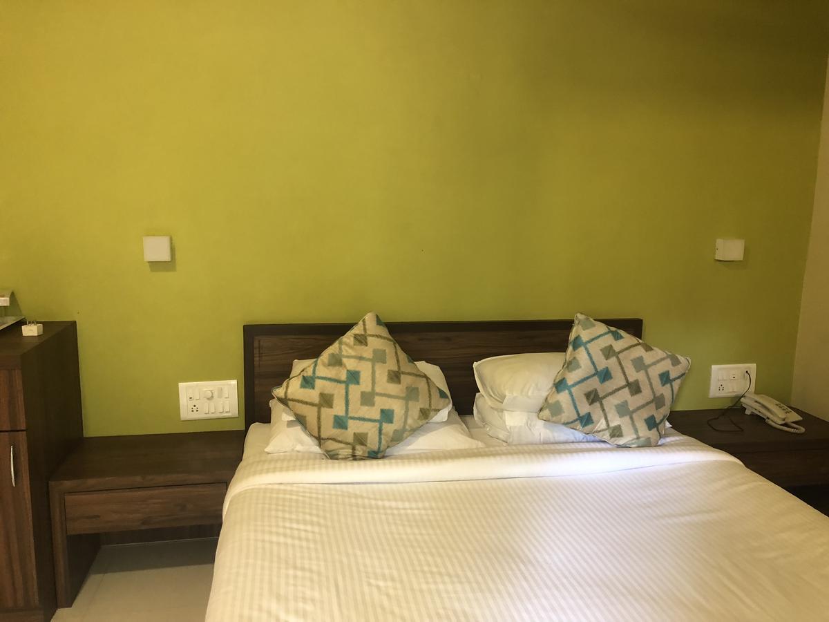 Coco Goa Hotel อาร์โปรา ภายนอก รูปภาพ
