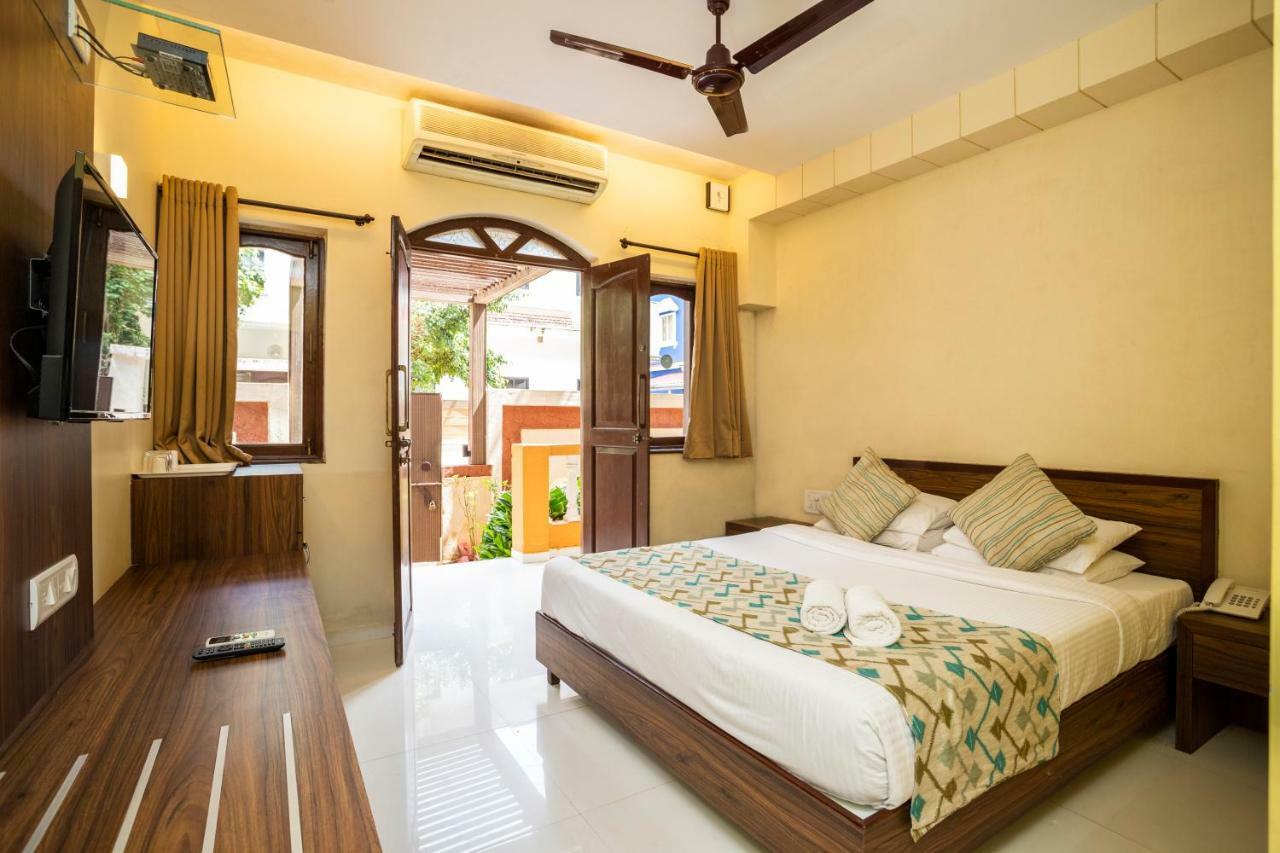 Coco Goa Hotel อาร์โปรา ภายนอก รูปภาพ
